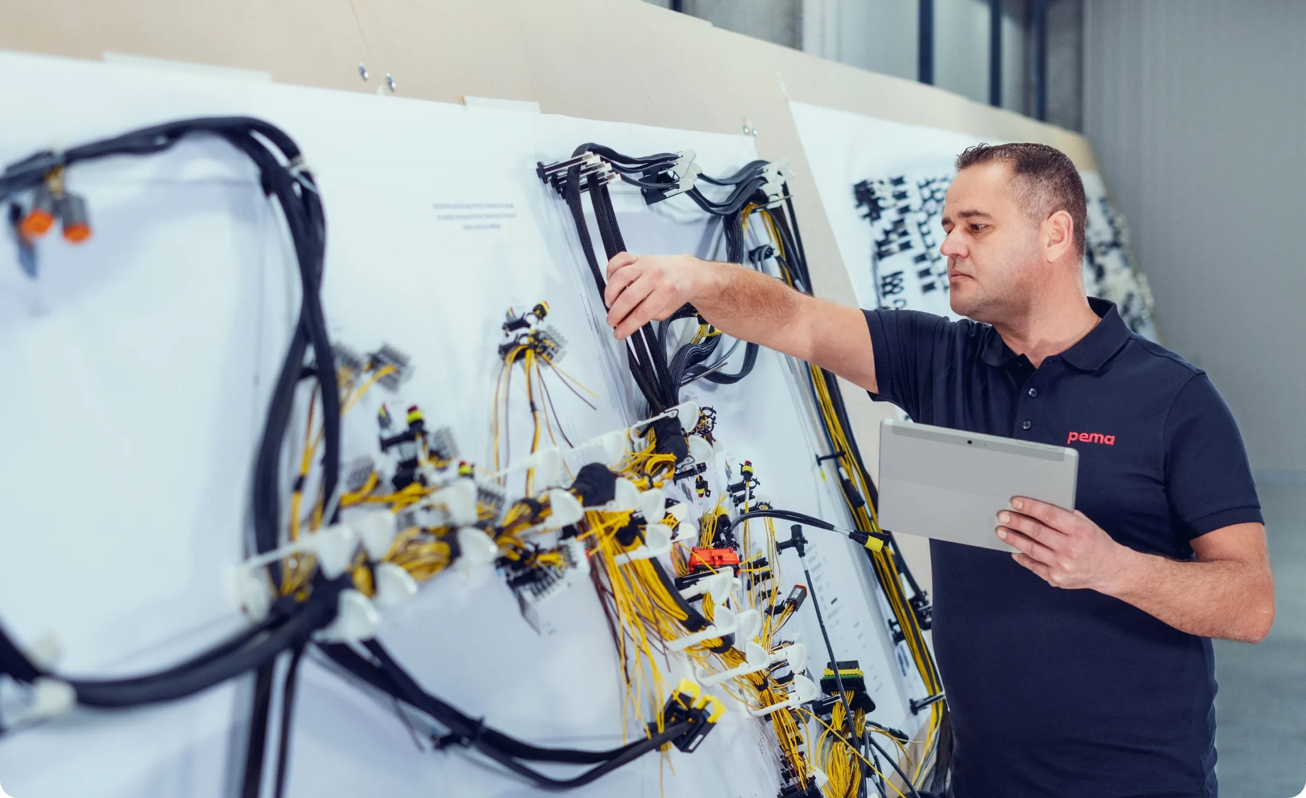 Service Electric Cable: Die Bedeutung professioneller Kabelkonfektionierung in modernen Industriesystemen